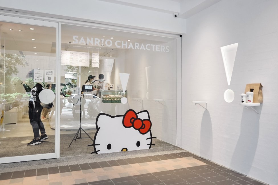 CAFE IN板橋：硬咖啡：聯名三麗鷗Hello Kitty、酷企鵝CAFE!N × SANRIO超萌可愛登場 /板橋不限時咖啡廳/ubereat外送/外帶 @女子的休假計劃