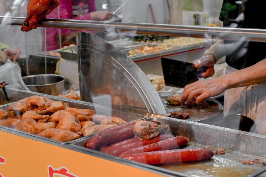 長鴻香港燒臘｜在地人氣排隊美食，最推脆皮烤鴨、化皮燒肉(便當外帶) @女子的休假計劃