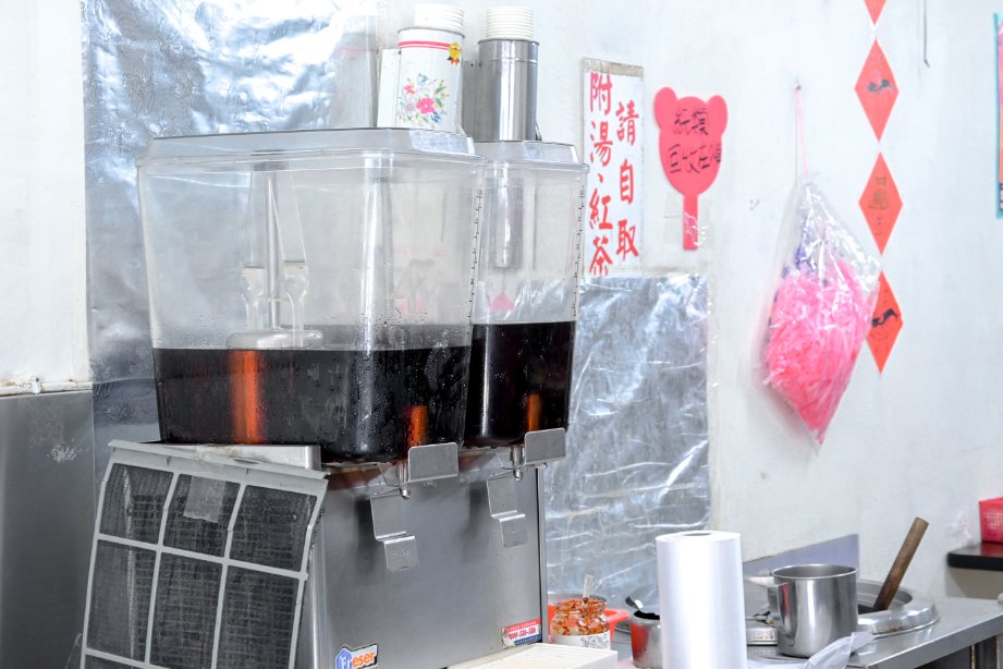 長鴻香港燒臘｜在地人氣排隊美食，最推脆皮烤鴨、化皮燒肉(便當外帶) @女子的休假計劃