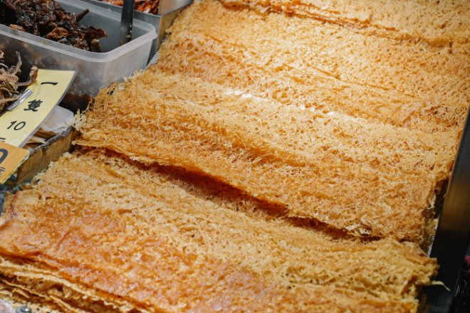 萬華阿嬌姨烤魷魚：傳統炭火燒烤魷魚攤/食尚玩家推薦 @女子的休假計劃