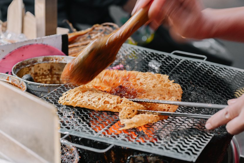 萬華阿嬌姨烤魷魚：傳統炭火燒烤魷魚攤/食尚玩家推薦 @女子的休假計劃