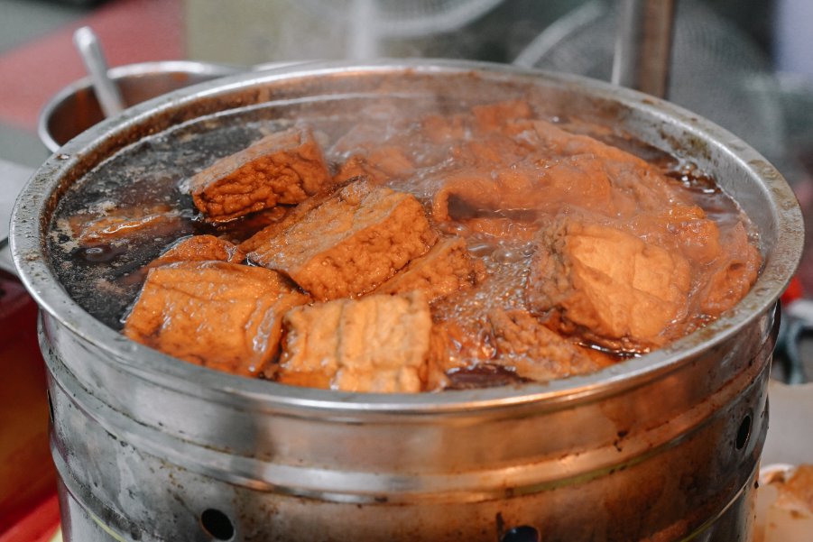 長腳麵食｜在地60年傳統古早味麵店，招牌必吃80元豬腳麵30元乾麵(菜單) @女子的休假計劃