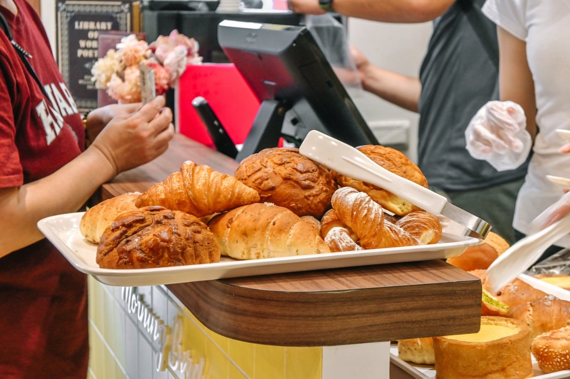 小鳥吃吐司-新莊福壽店｜新莊超人氣文青有質感新莊麵包店，架上4個100元 /新莊幸福站麵包店/外帶 @女子的休假計劃