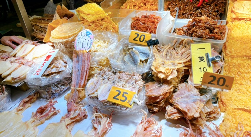 萬華阿嬌姨烤魷魚：傳統炭火燒烤魷魚攤/食尚玩家推薦 @女子的休假計劃