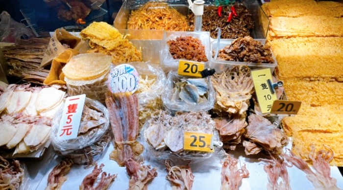 萬華阿嬌姨烤魷魚：傳統炭火燒烤魷魚攤/食尚玩家推薦 @女子的休假計劃