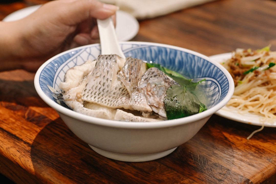 以馬內利鮮魚湯｜110元就可以喝到一整尾新鮮鮮魚湯(外帶) @女子的休假計劃