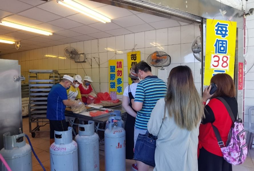 【南投埔里美食】大城黑糖饅頭，全台最大黑糖饅頭/饅頭外帶 @女子的休假計劃