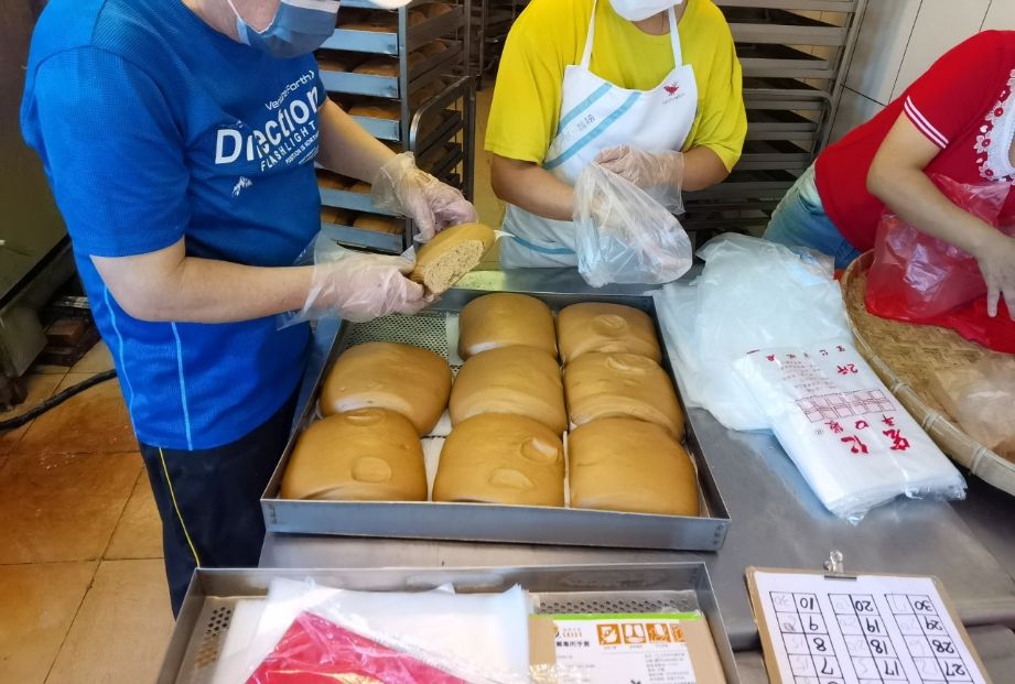 【南投埔里美食】大城黑糖饅頭，全台最大黑糖饅頭/饅頭外帶 @女子的休假計劃