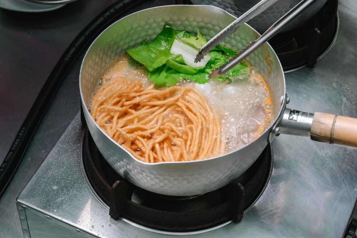 珍珠奶茶x鍋燒意麵 | 每日限量50碗巷弄美食，珍珠奶茶鍋燒意麵讓人意想不到 @女子的休假計劃