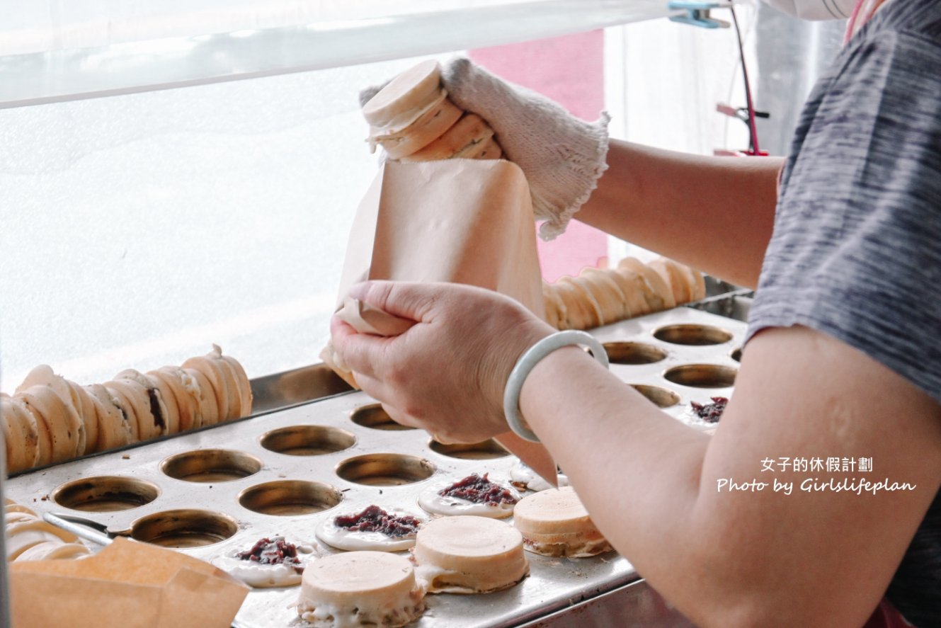 文化中心紅豆餅｜2024年還有在賣兩個10元古早味點心紅豆餅(外帶) @女子的休假計劃