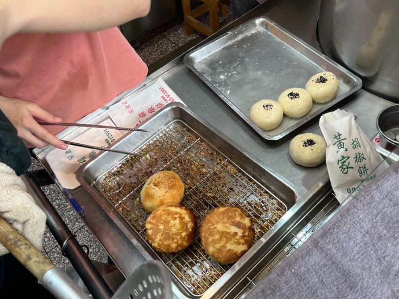 黃家胡椒餅｜網友大推在地最美味還沒出爐就秒殺(外帶) @女子的休假計劃