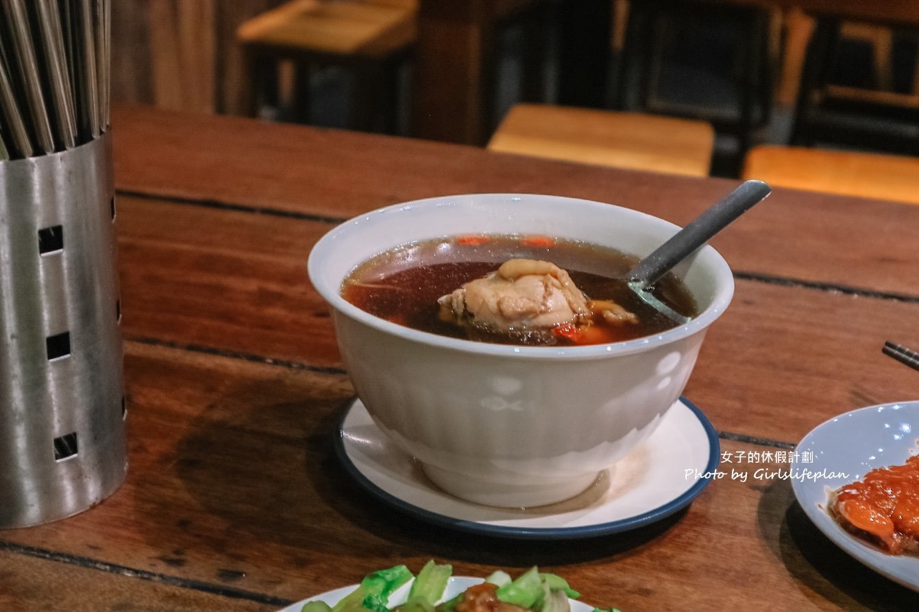 金澤魯肉飯｜全台滷肉飯TOP5，滷肉飯雙配菜只要30元CP值爆高 @女子的休假計劃