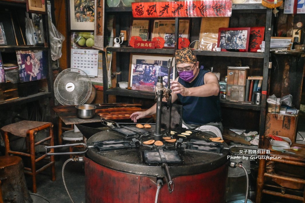 【台南美食】連得堂煎餅：一人限購兩包百年古法手工製作連得堂餅家/台南伴手禮 @女子的休假計劃