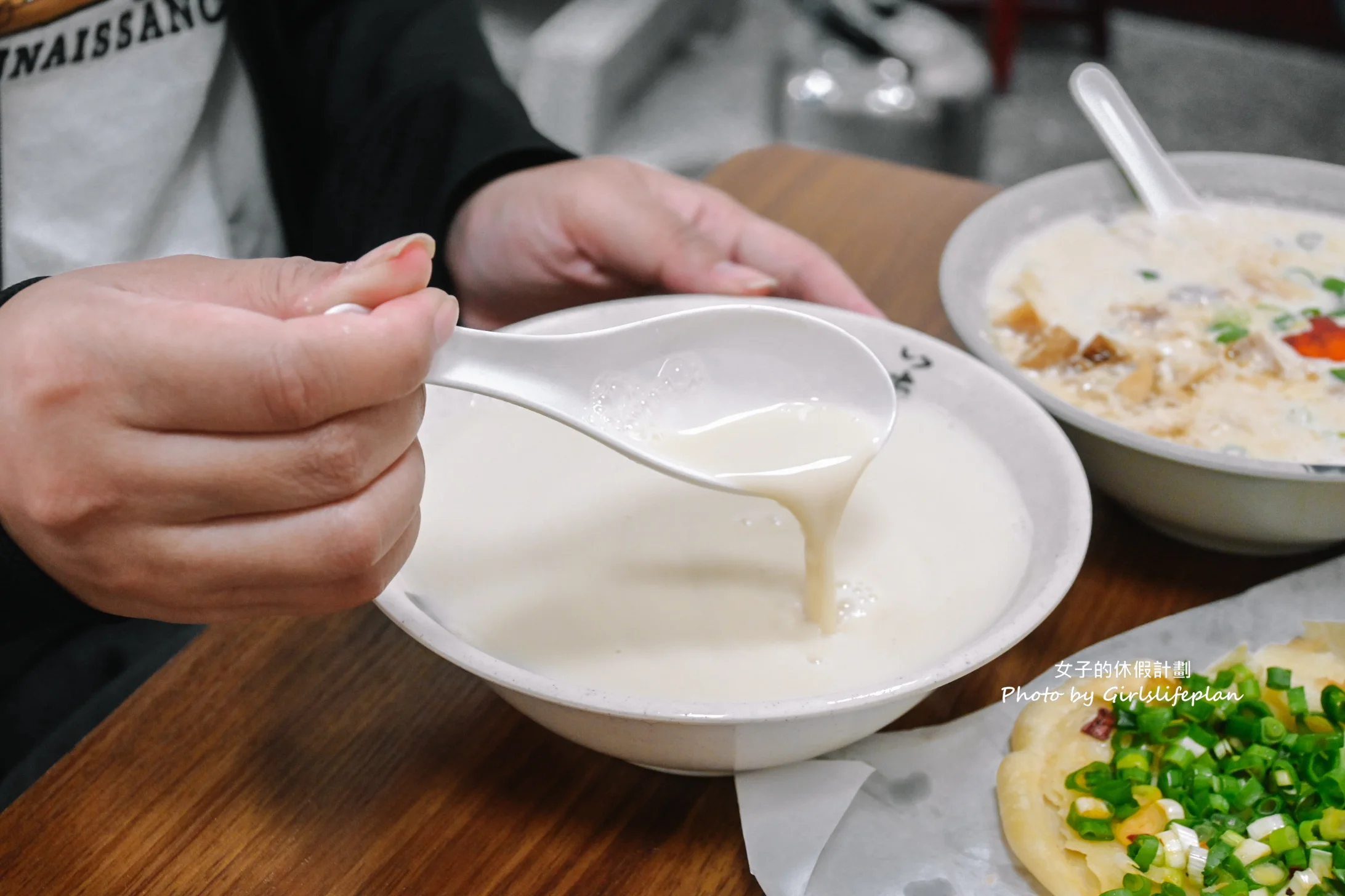 務本早點｜在地人氣排隊美食燒餅油條免費加蔥花(菜單) @女子的休假計劃