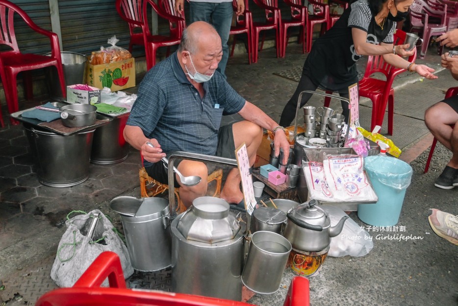 嘉義南門包氏碳燒杏仁茶 | 嘉義杏仁茶80多年老店特色路邊早餐(外帶) @女子的休假計劃