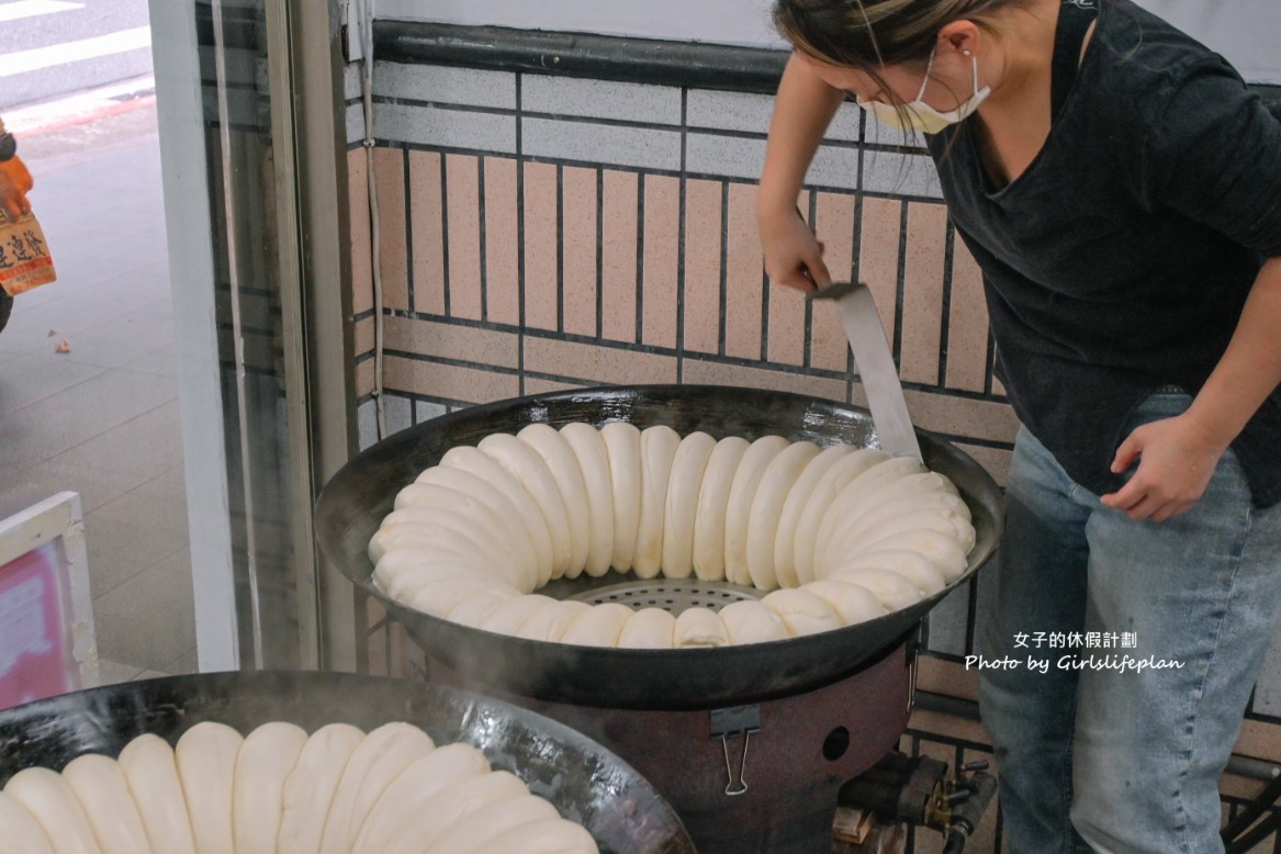 包記饅頭｜限量貼鍋饅頭最受歡迎，包子買10送一(菜單) @女子的休假計劃