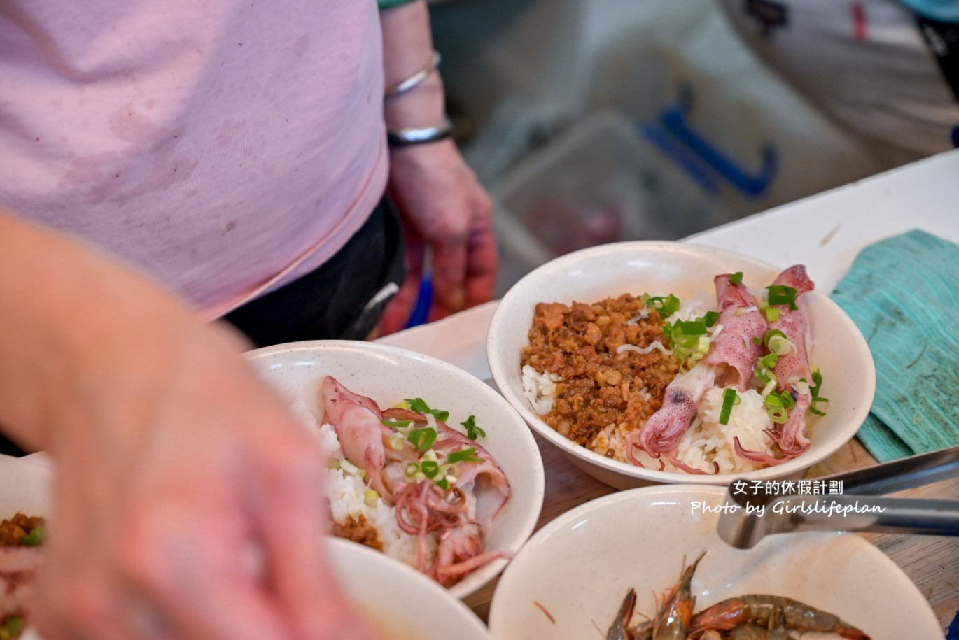 西河食堂｜超澎湃滿到看不到飯小卷鮮蚵肉燥飯人氣美食(菜單) @女子的休假計劃