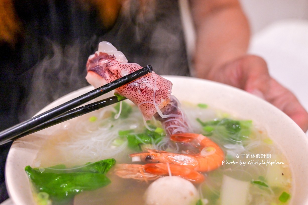 西河食堂｜超澎湃滿到看不到飯小卷鮮蚵肉燥飯人氣美食(菜單) @女子的休假計劃