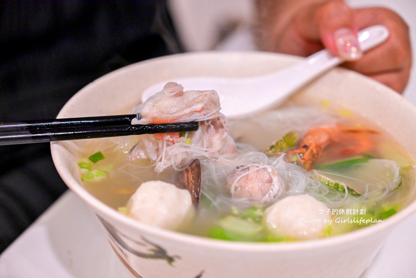 西河食堂｜超澎湃滿到看不到飯小卷鮮蚵肉燥飯人氣美食(菜單) @女子的休假計劃