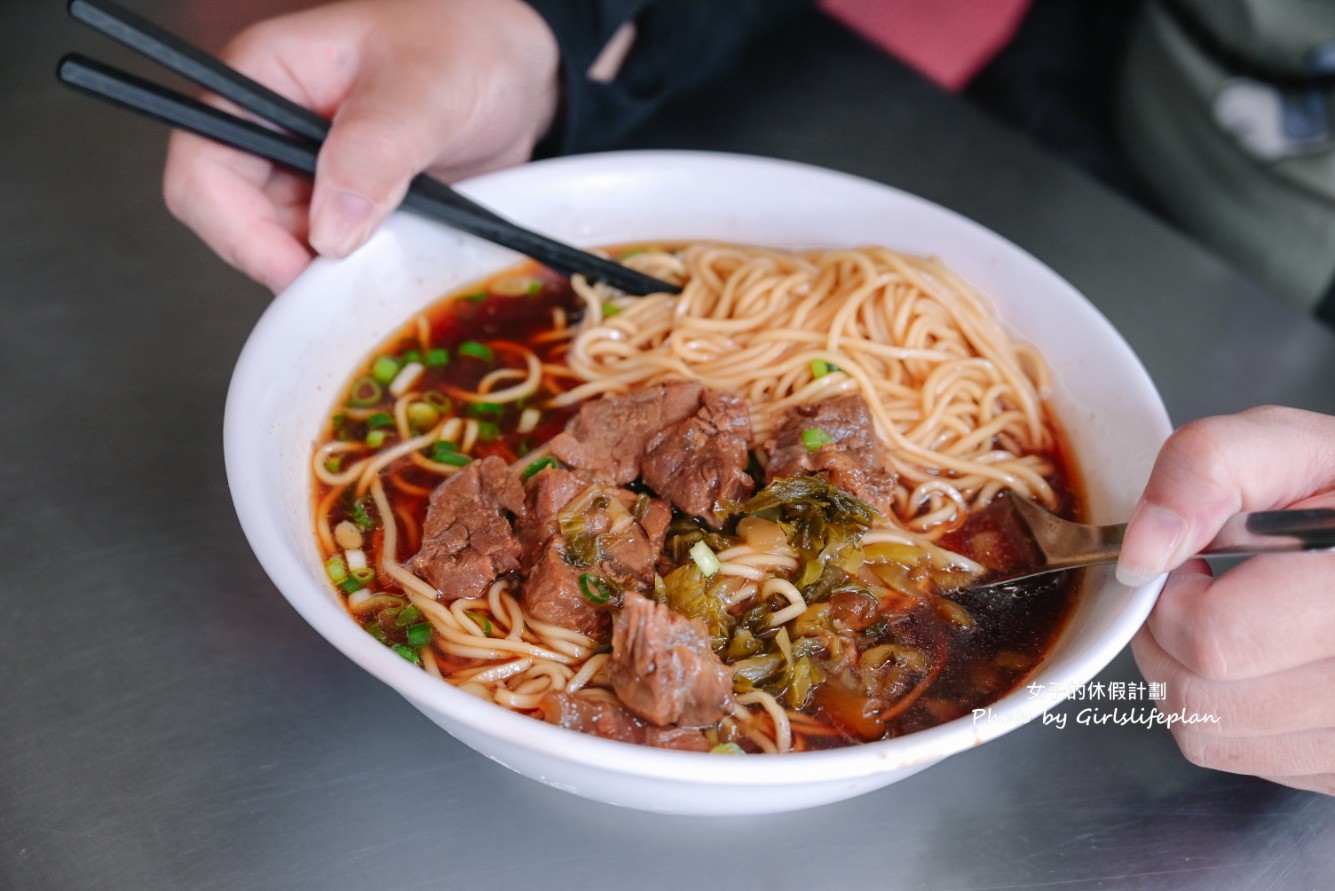 三廠麵店｜在地人氣美食牛肉麵只要80元(外帶) @女子的休假計劃