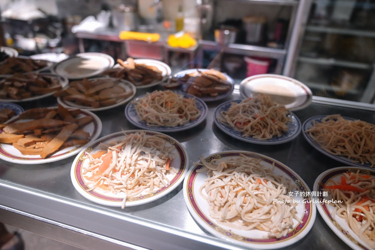 三廠麵店｜在地人氣美食牛肉麵只要80元(外帶) @女子的休假計劃