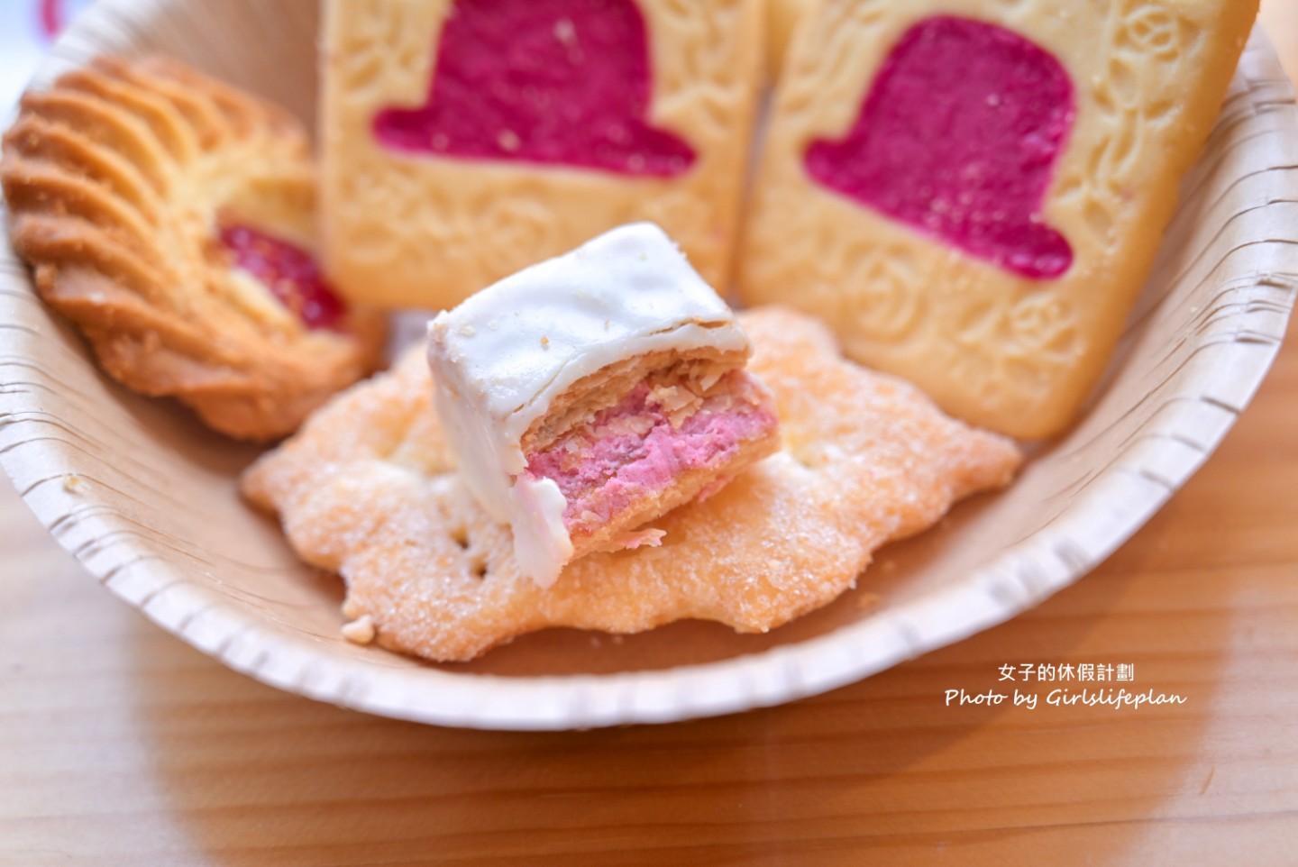 Tivoli Factory|高帽子(紅帽子)禮盒餅乾175元吃到飽附飲料 @女子的休假計劃 Tivoli Factory|高帽子(紅帽子)禮盒餅乾175元吃到飽附飲料 @女子的休假計劃