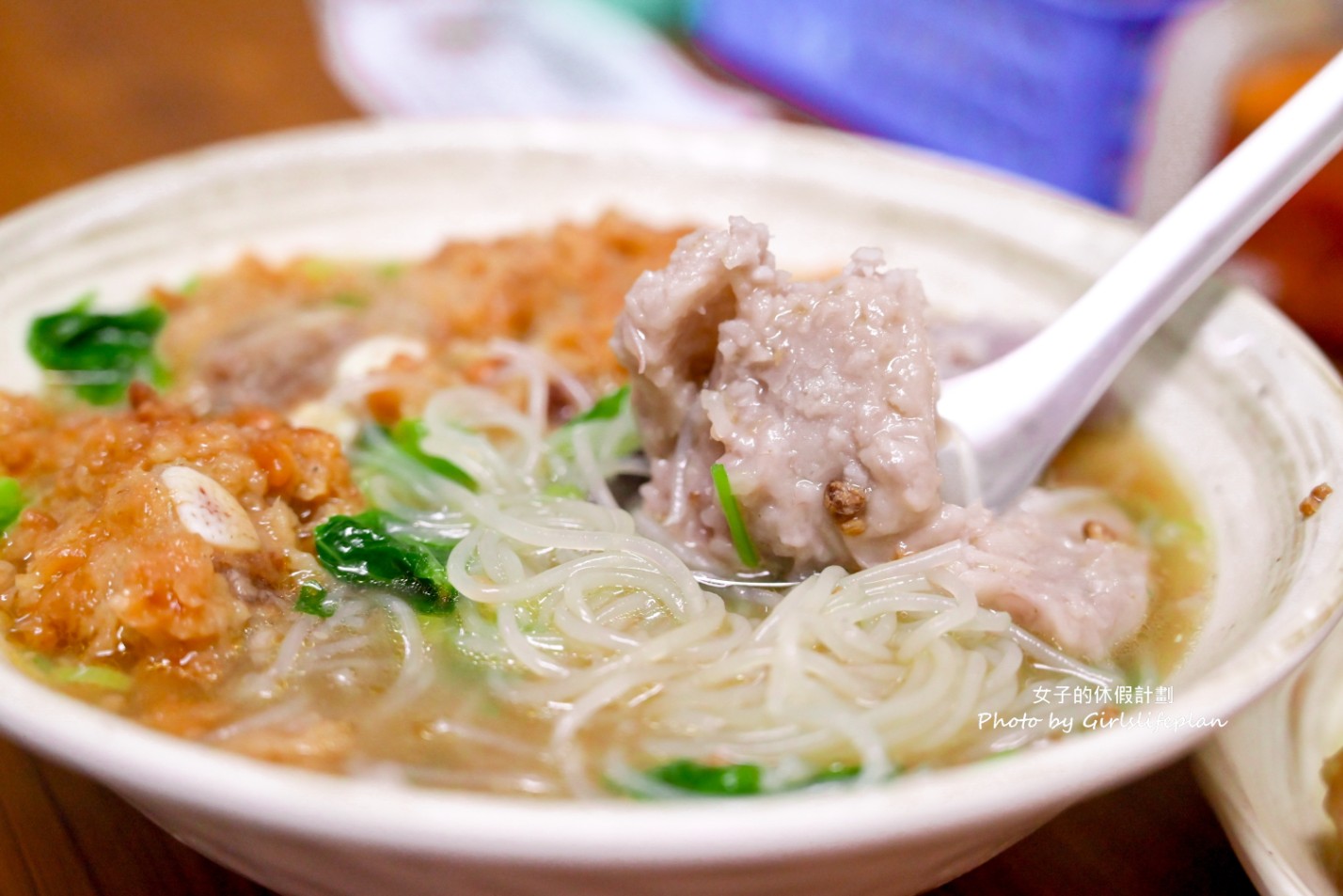 向上市場芋頭米粉｜在地無名麵店排隊美食，芋頭排骨酥麵最受歡迎(菜單) @女子的休假計劃