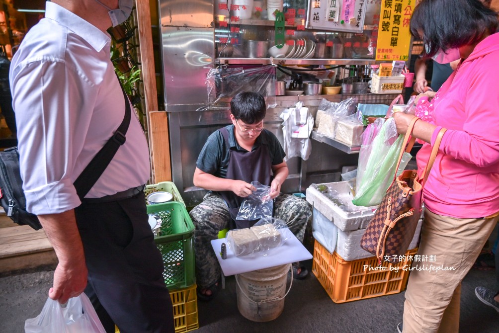 向上市場芋頭米粉｜在地無名麵店排隊美食，芋頭排骨酥麵最受歡迎(菜單) @女子的休假計劃