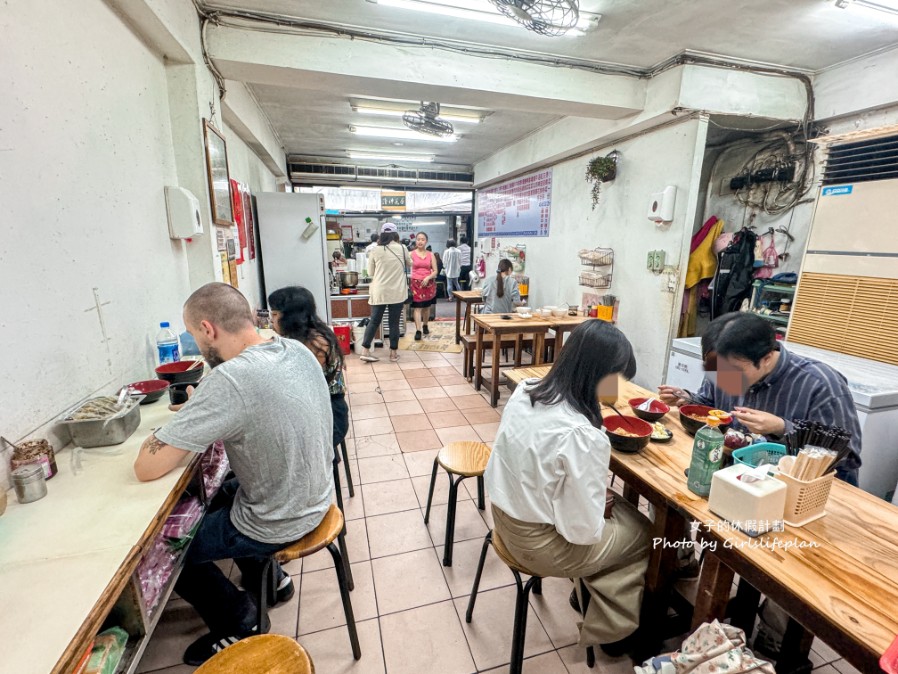 成都抄手麵食｜在地超過30年，每日現包紅油炒手人氣必吃(菜單) @女子的休假計劃