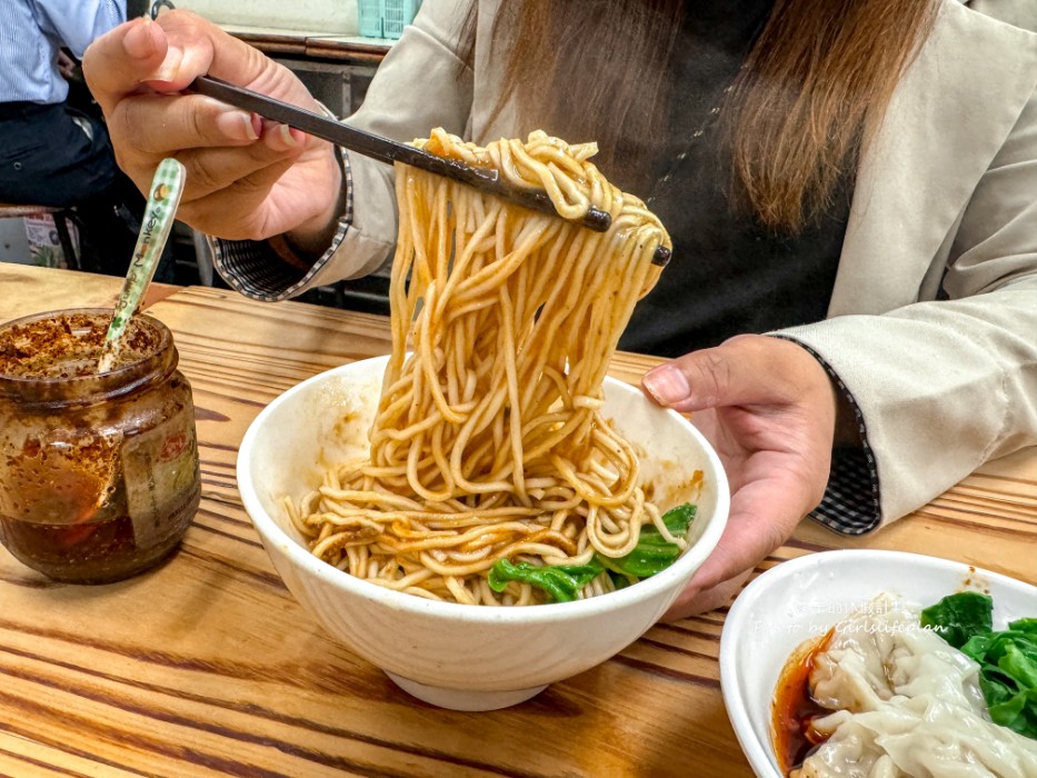 成都抄手麵食｜在地超過30年，每日現包紅油炒手人氣必吃(菜單) @女子的休假計劃