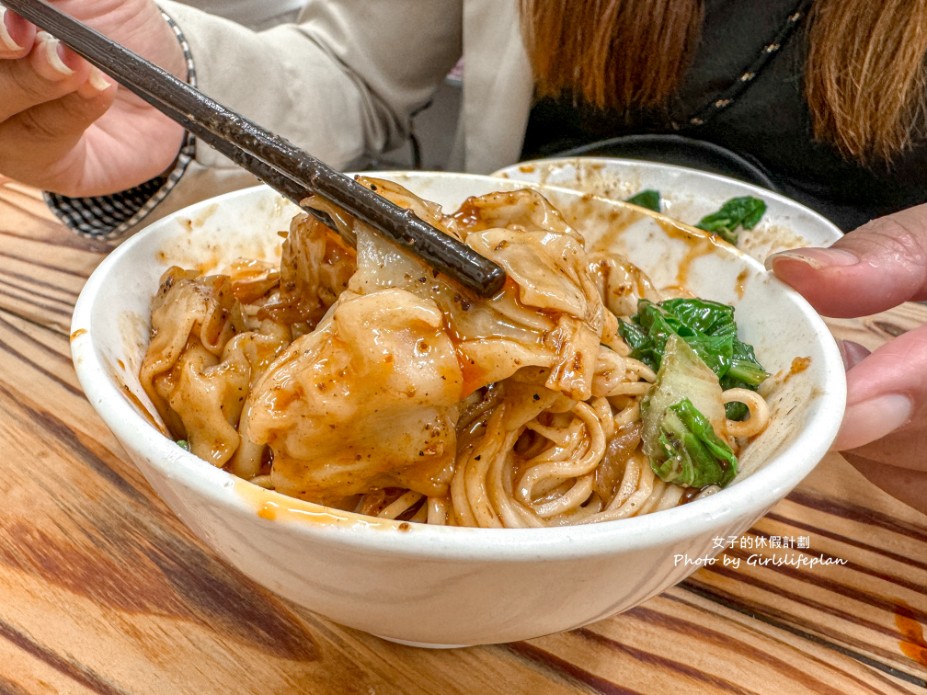 成都抄手麵食｜在地超過30年，每日現包紅油炒手人氣必吃(菜單) @女子的休假計劃