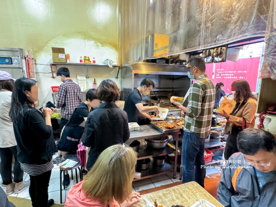 阿順排骨｜超人氣巷弄排隊美食便當店，熱湯免費喝白飯免費加滷汁(菜單) @女子的休假計劃