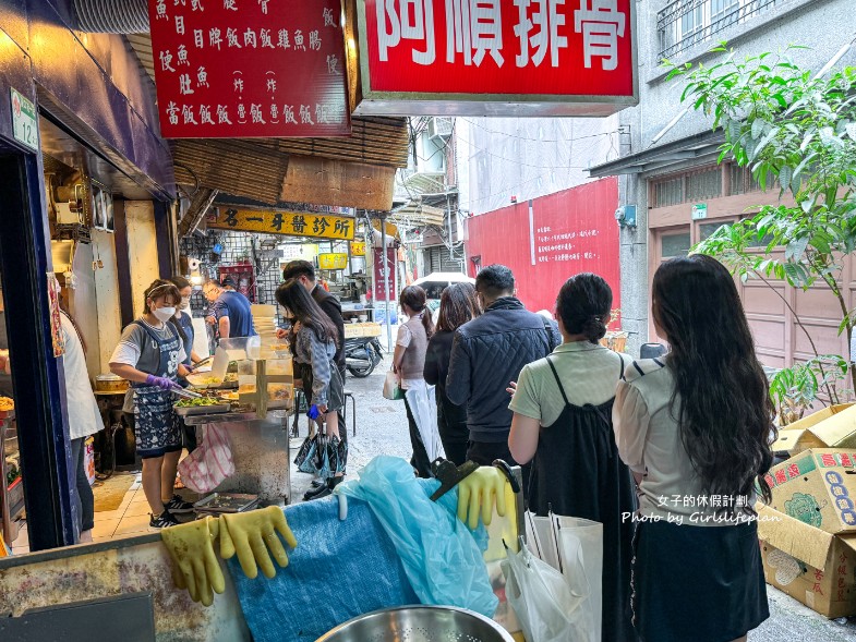 阿順排骨｜超人氣巷弄排隊美食便當店，熱湯免費喝白飯免費加滷汁(菜單) @女子的休假計劃