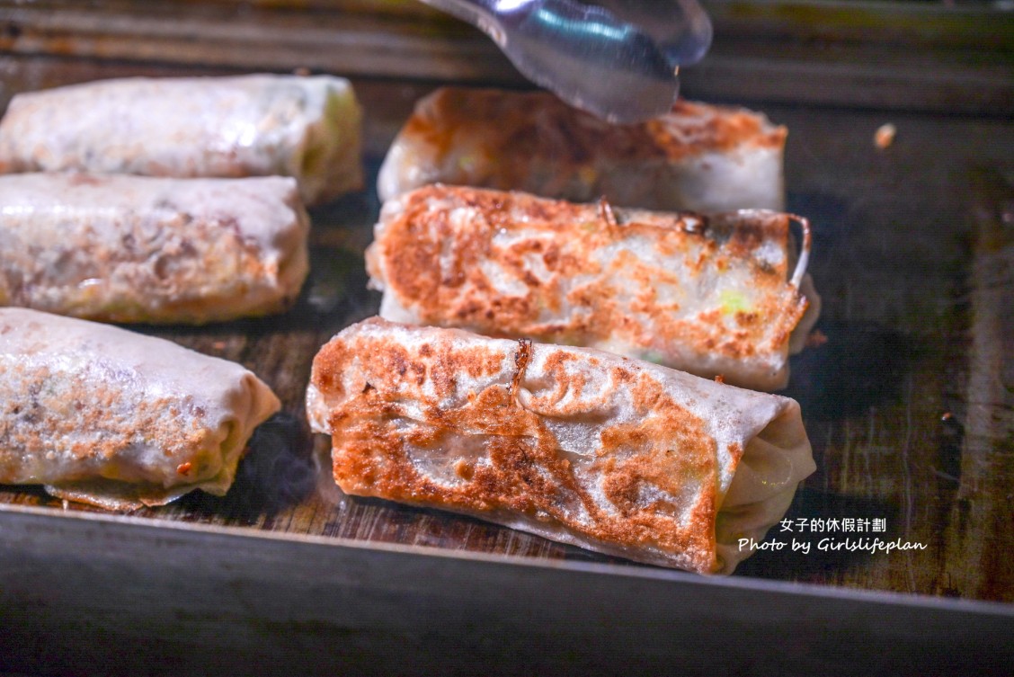 旱溪夜市酥皮春捲｜一周只賣一天人氣銅板美食(菜單) @女子的休假計劃