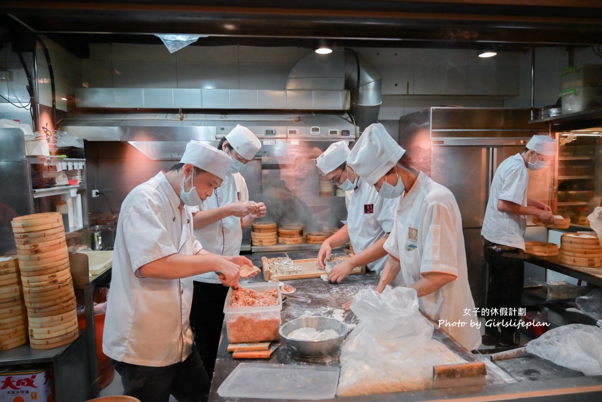 犂園湯包館｜羅勒鮮蚵湯包號稱全台首創口味，黃仁勳也來造訪過(菜單) @女子的休假計劃