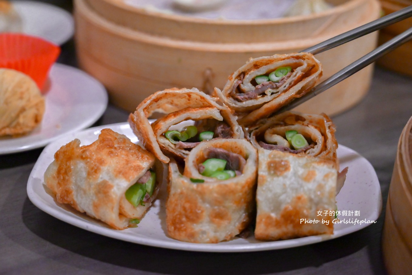 犂園湯包館｜羅勒鮮蚵湯包號稱全台首創口味，黃仁勳也來造訪過(菜單) @女子的休假計劃