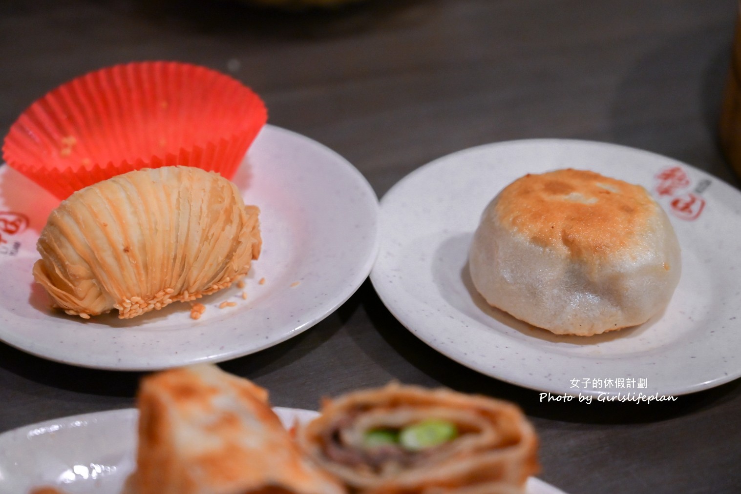 犂園湯包館｜羅勒鮮蚵湯包號稱全台首創口味，黃仁勳也來造訪過(菜單) @女子的休假計劃