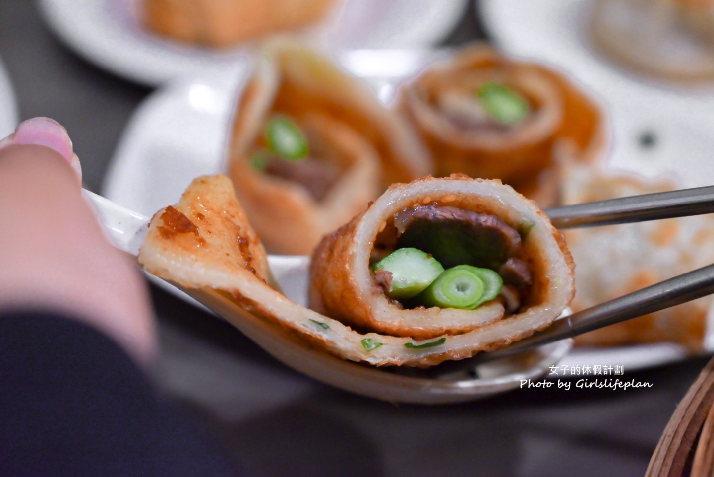 犂園湯包館｜羅勒鮮蚵湯包號稱全台首創口味，黃仁勳也來造訪過(菜單) @女子的休假計劃