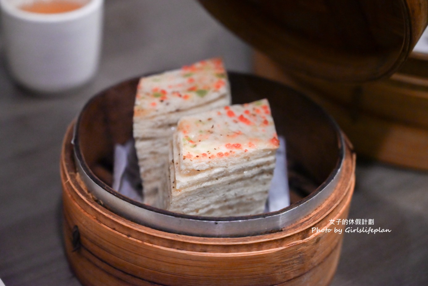 犂園湯包館｜羅勒鮮蚵湯包號稱全台首創口味，黃仁勳也來造訪過(菜單) @女子的休假計劃