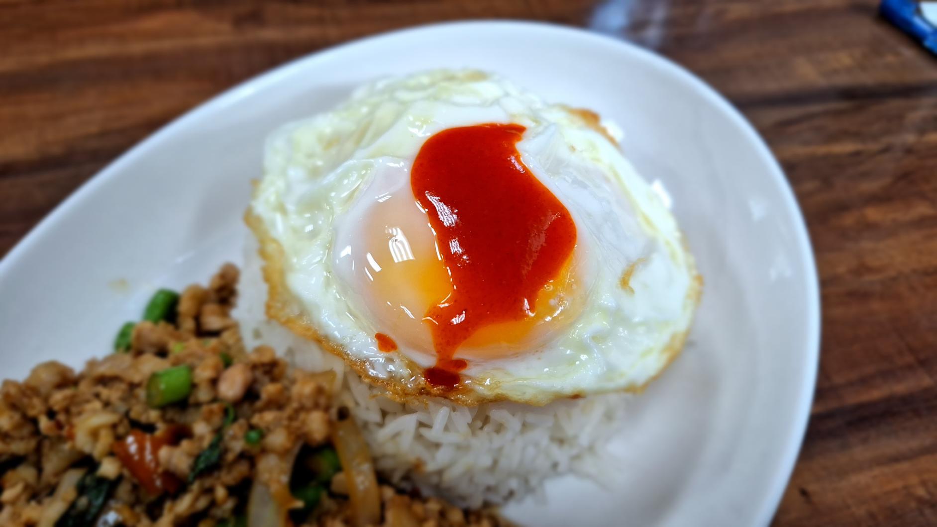 泰樂泰國料理｜平價泰式料理，還沒營業已排滿人潮(菜單) @女子的休假計劃