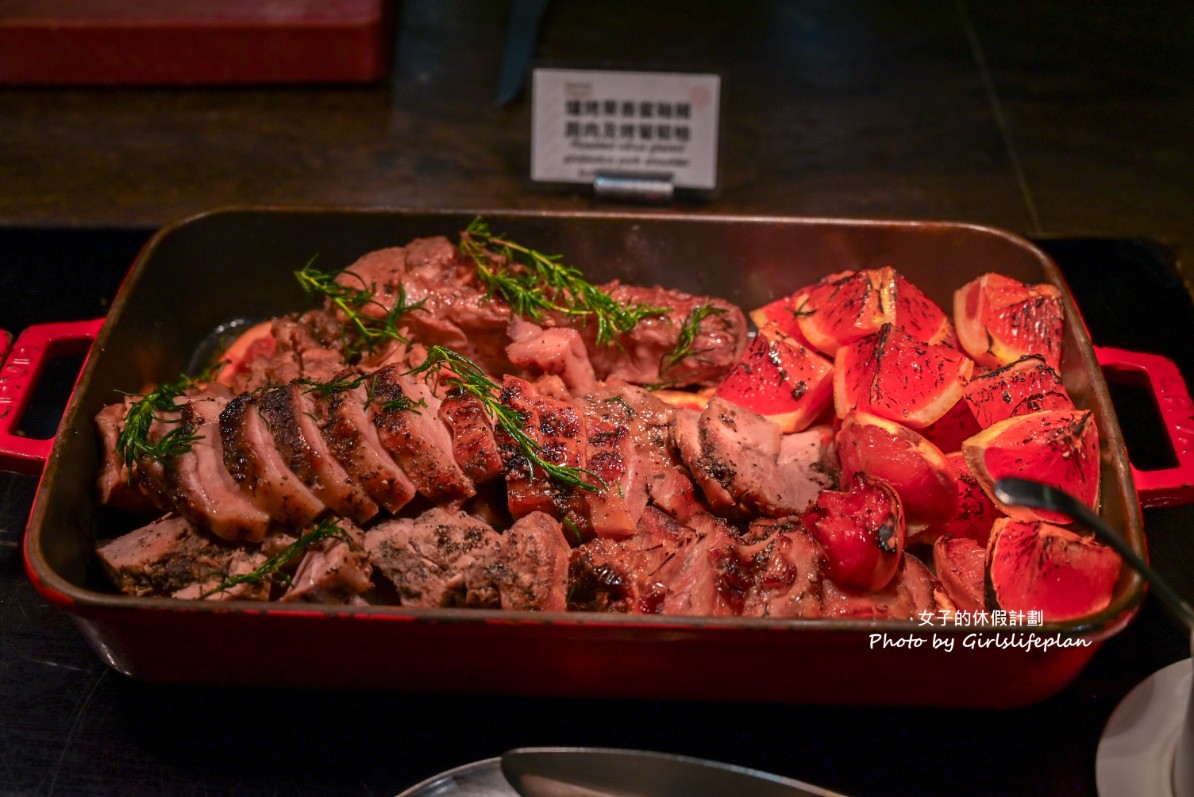 悅市集｜新板希爾頓吃到飽，異國燒烤季有威靈頓牛排、松葉蟹海鮮桶(菜單) @女子的休假計劃