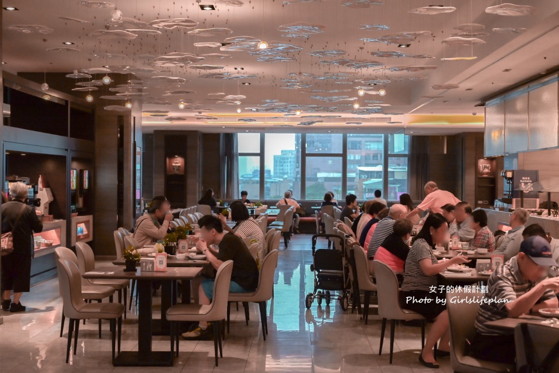 百宴自助餐廳｜五星級飯店吃到飽，平日午晚餐一人不到900元(菜單價位) @女子的休假計劃