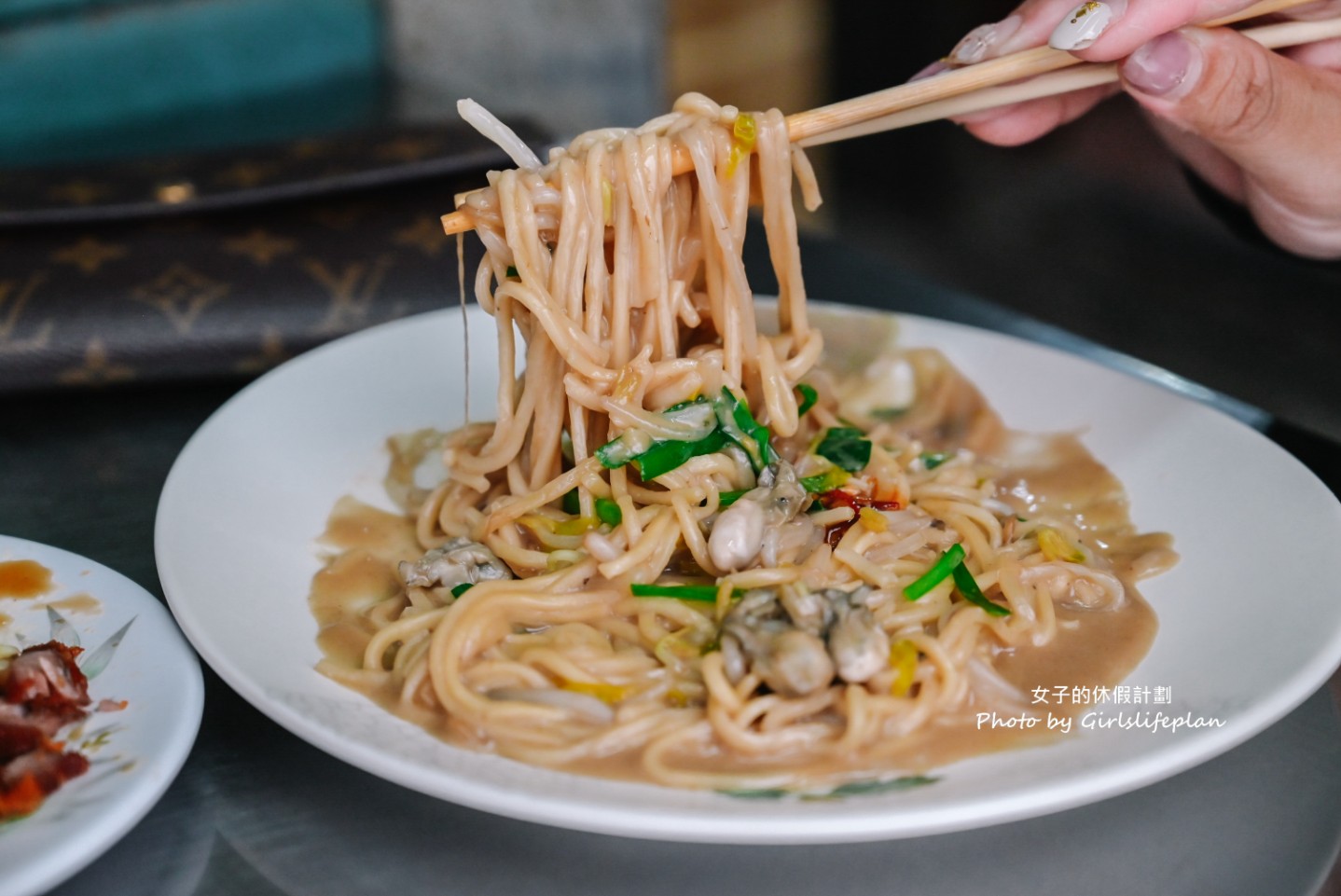 黃家鱟殼炒蚵仔麵｜在地超過80年活化石炒麵只要50元(菜單) @女子的休假計劃