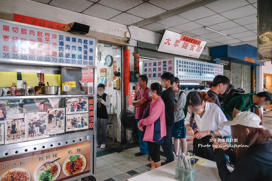 夢幻三家元老｜肉燥飯+豆芽菜高麗菜+油豆腐+炸排骨只要65元(菜單) @女子的休假計劃