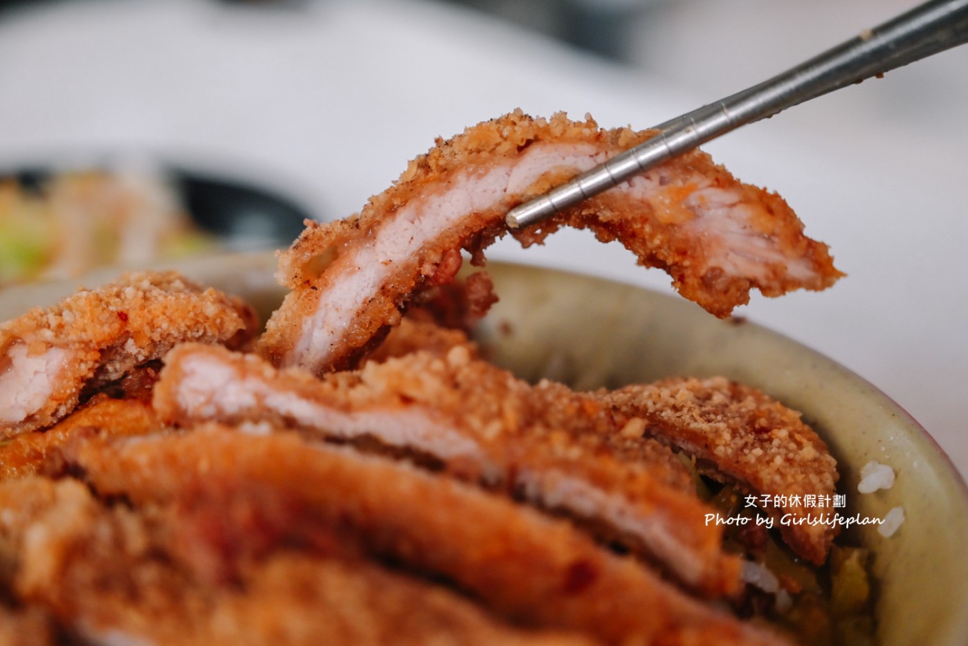 夢幻三家元老｜肉燥飯+豆芽菜高麗菜+油豆腐+炸排骨只要65元(菜單) @女子的休假計劃