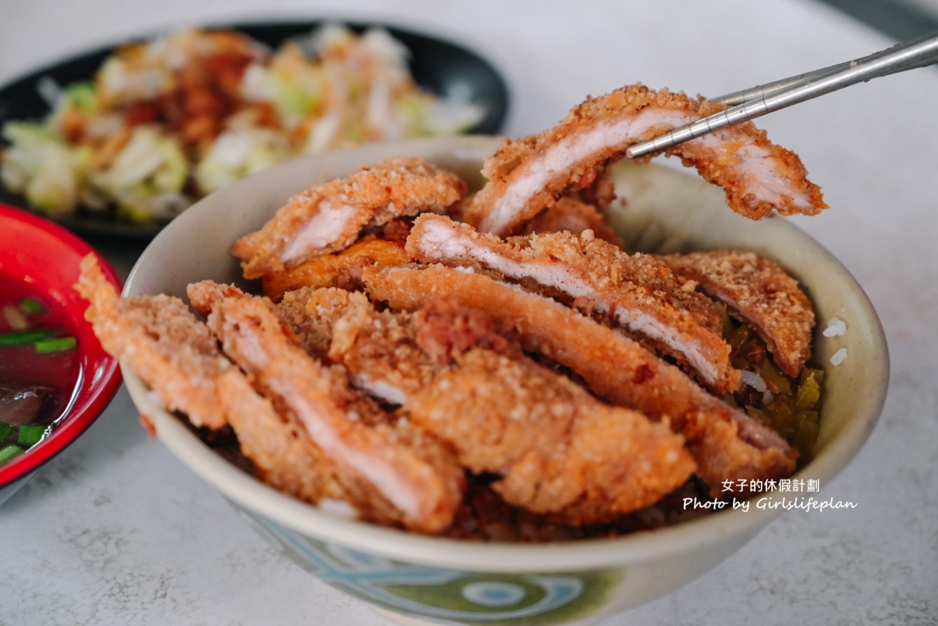 夢幻三家元老｜肉燥飯+豆芽菜高麗菜+油豆腐+炸排骨只要65元(菜單) @女子的休假計劃