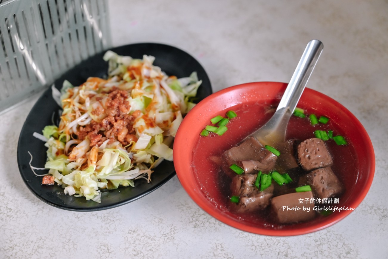 夢幻三家元老｜肉燥飯+豆芽菜高麗菜+油豆腐+炸排骨只要65元(菜單) @女子的休假計劃