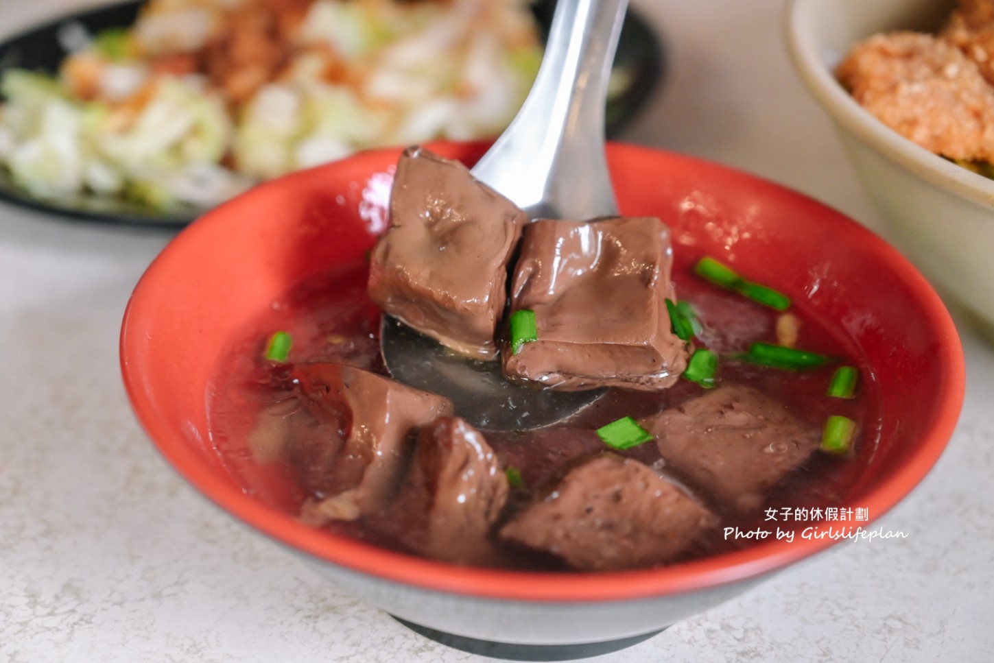 夢幻三家元老｜肉燥飯+豆芽菜高麗菜+油豆腐+炸排骨只要65元(菜單) @女子的休假計劃