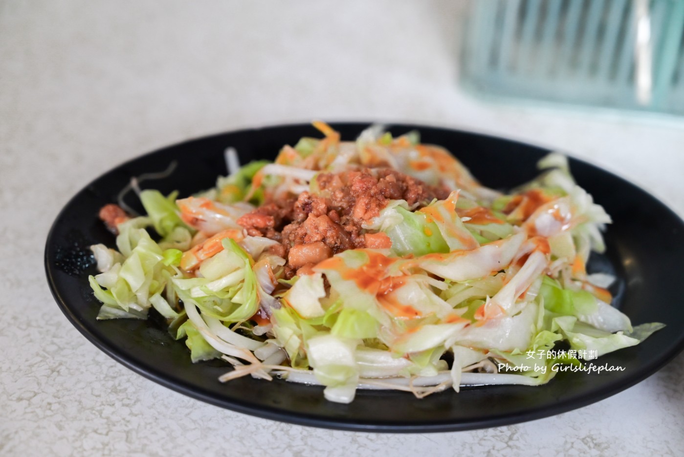 夢幻三家元老｜肉燥飯+豆芽菜高麗菜+油豆腐+炸排骨只要65元(菜單) @女子的休假計劃