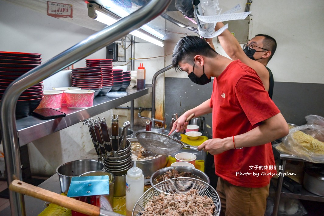 大碗公當歸羊肉｜在地人氣黑金滷肉飯配羊肉湯(菜單) @女子的休假計劃